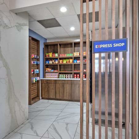 Holiday Inn Express - Dallas Downtown By Ihg Экстерьер фото