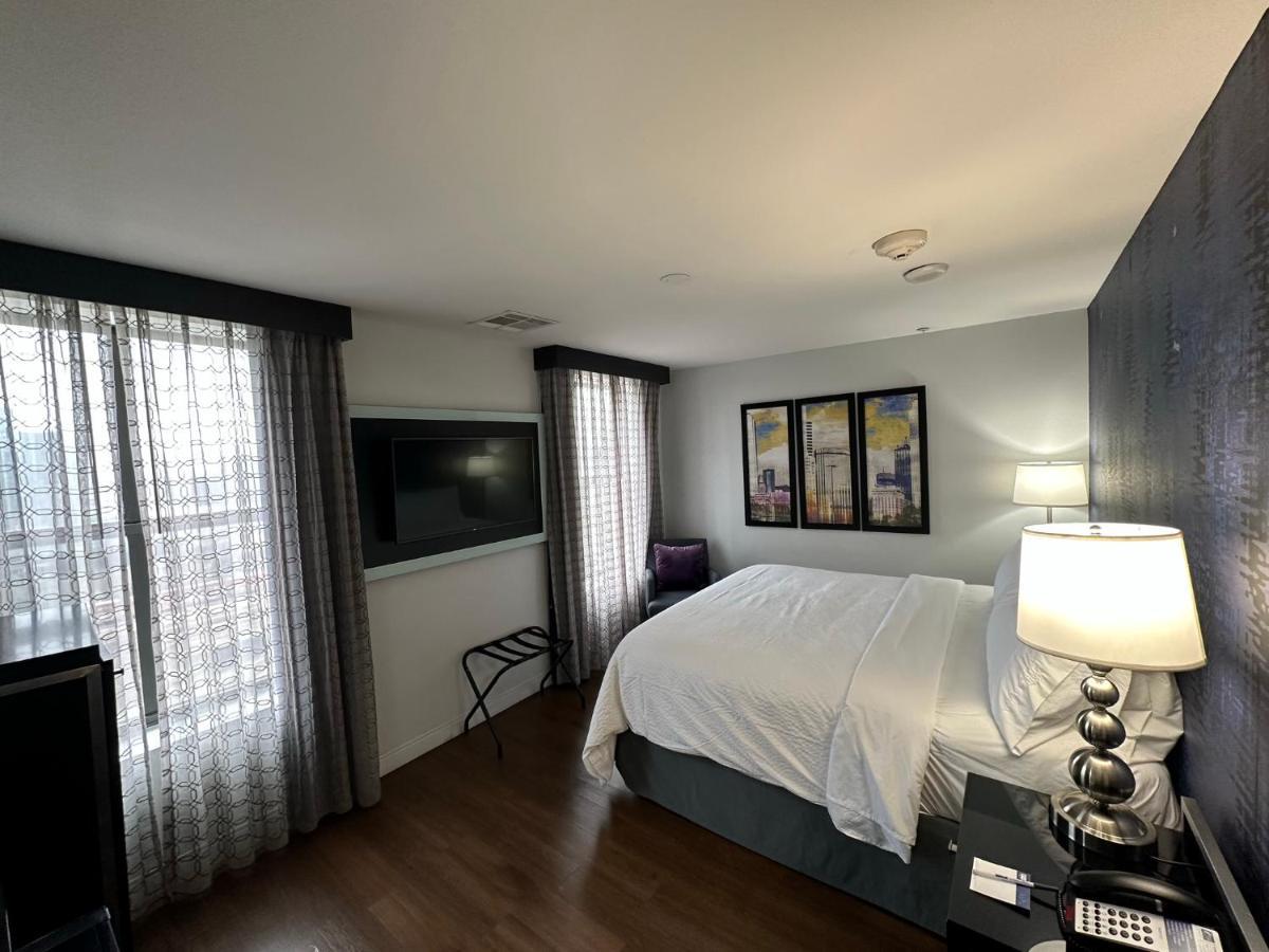 Holiday Inn Express - Dallas Downtown By Ihg Экстерьер фото