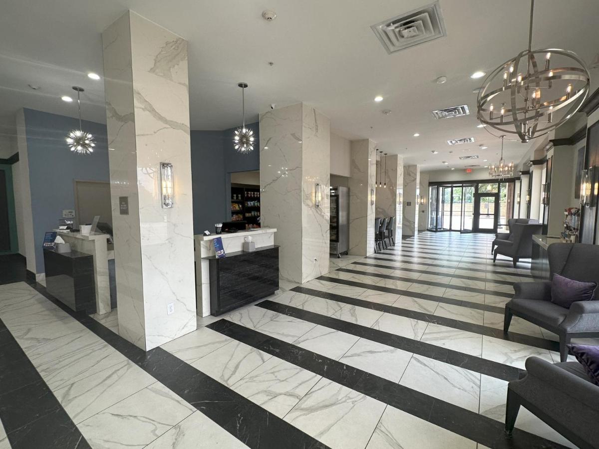 Holiday Inn Express - Dallas Downtown By Ihg Экстерьер фото