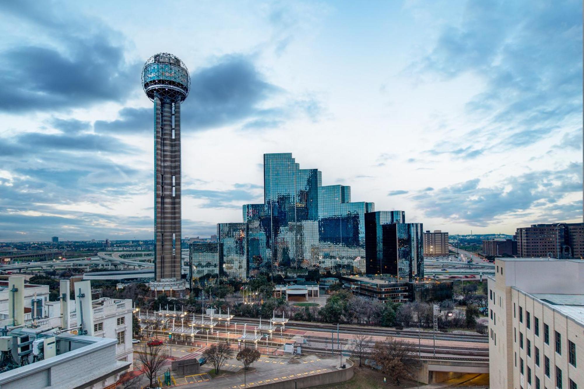 Holiday Inn Express - Dallas Downtown By Ihg Экстерьер фото