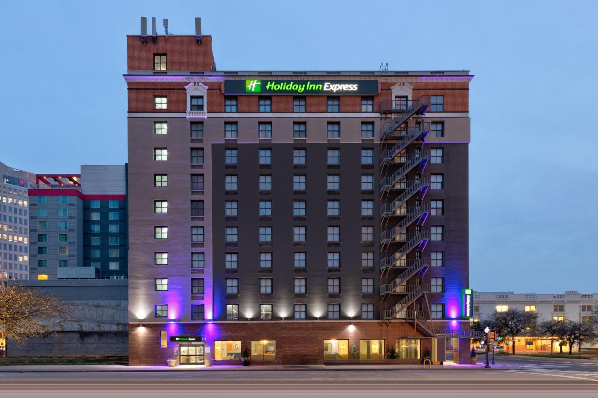 Holiday Inn Express - Dallas Downtown By Ihg Экстерьер фото