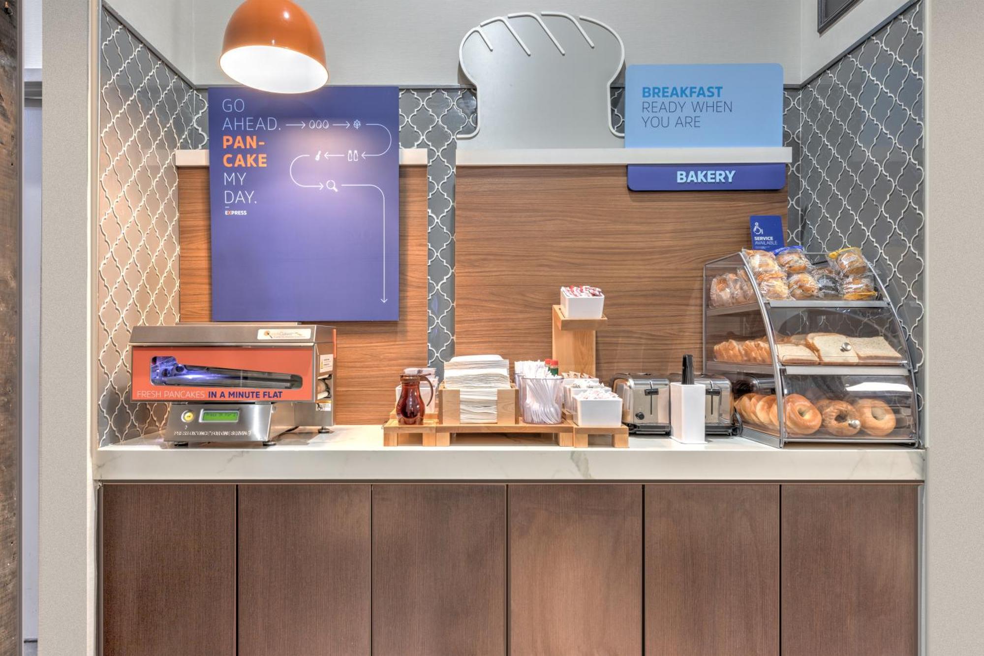 Holiday Inn Express - Dallas Downtown By Ihg Экстерьер фото